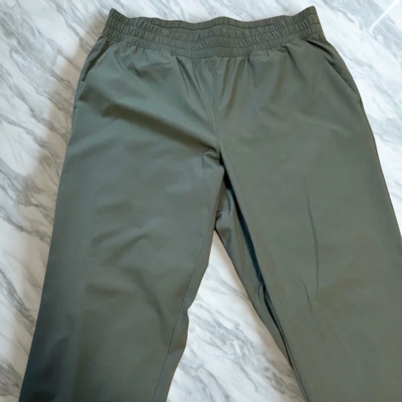 Gap Fit Runaround Pant - Picture 3 of 5